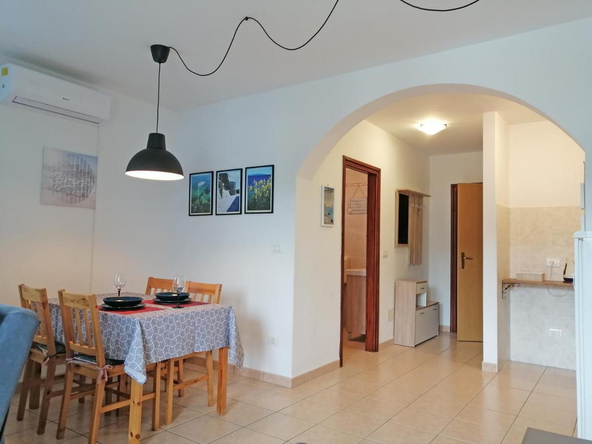 Apartment Layla - Intermezzo With Sea View In Center Of 拉巴克 外观 照片